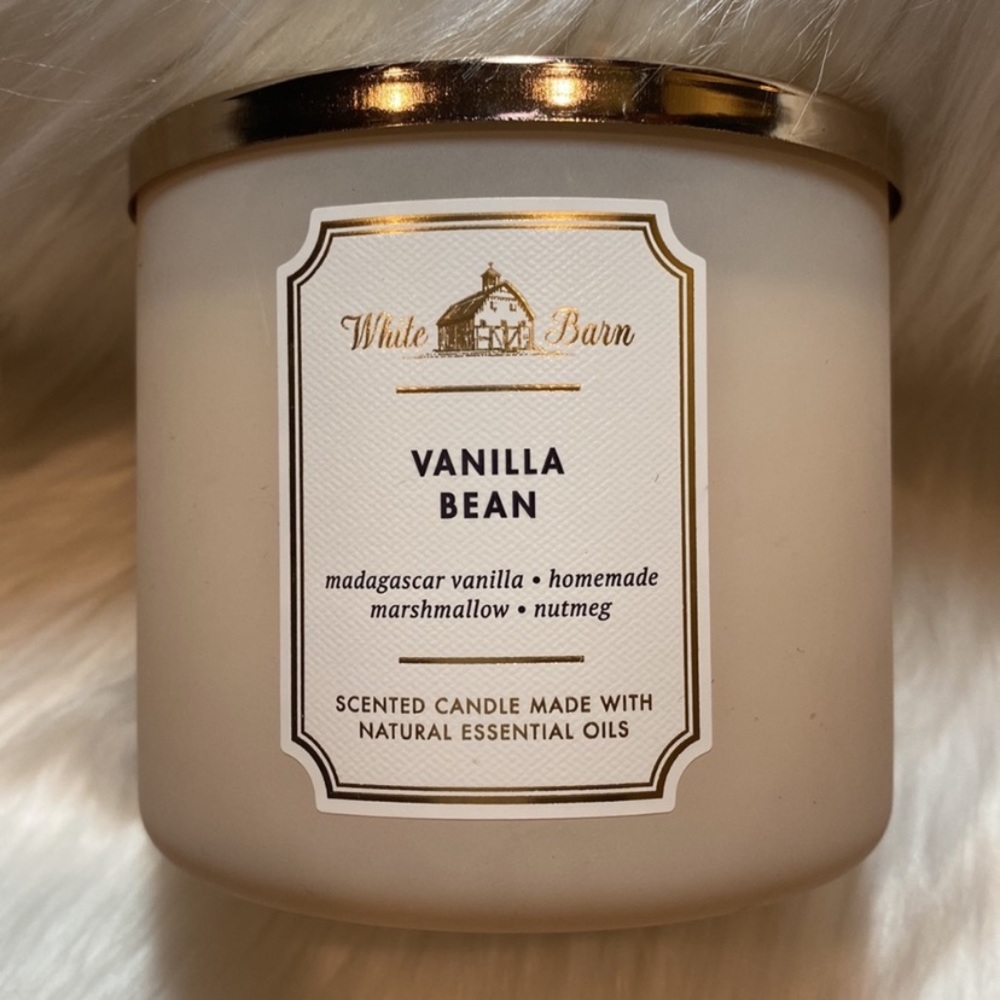 “VANILLA BEAN” 3-Wick Candle by Bath & Body Works, 14.5 oz / 411g, NWT on base